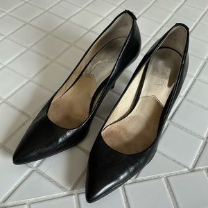 Size 7.5 Michael Kors well loved pointed toe heels